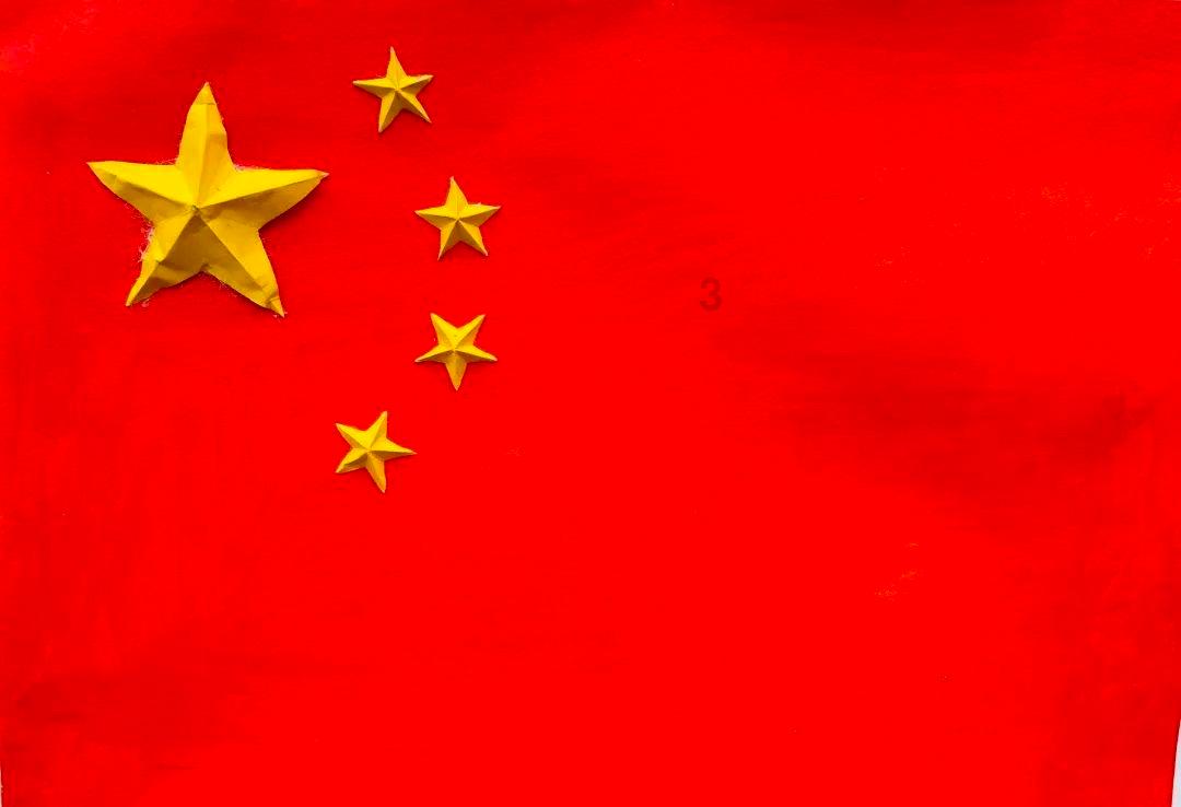夏季连衣裙搭配平底鞋穿，又懒又美，穿什么颜色的最好看？